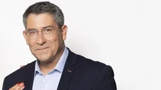 Ο Άκης Παυλόπουλος σε μία σπάνια δημόσια εμφάνιση με τη σύζυγό του, Ελένη Φωτοπούλου, και τα δύο τους παιδιά