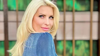 Η Ελένη Μενεγάκη σε βραδινή έξοδο με τα πιο αμφιλεγόμενα παπούτσια της σεζόν