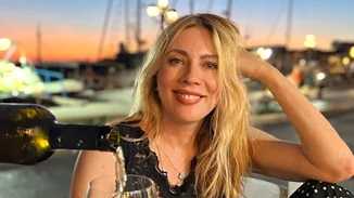 Η Σμαράγδα Καρύδη για τον ρόλο της "Στο Παρά 5" | "Στην αρχή δεν με θέλανε τα παιδιά. Ο Μιχάλης Μαρίνος ήταν το μεγαλύτερο τέρας…"