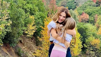 Βάσω Λασκαράκη | Φωτογραφίζει την 8χρονη κόρη της, Έυα Τσιμιτσέλη - Η εκπληκτική ομοιότητά τους