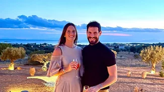 Βίβιαν Δράκου | Η εγκυμονούσα σύζυγος του Θανάση Πατριαρχέα ποζάρει με ολόσωμο μαγιό λίγο πριν φέρει στον κόσμο το τρίτο τους παιδί