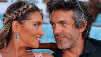 Επέτειος γάμου για την Αθηνά Οικονομάκου και τον Φίλιππο Μιχόπουλο | Οι αδημοσίευτες φωτογραφίες από την ημέρα του γάμου τους