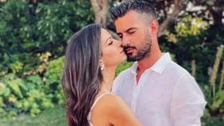 Ο Γιάννης Τσιμιτσέλης αποκάλυψε πως έχει ήδη κάνει το επόμενο βήμα στη σχέση του με την Κατερίνα Γερονικολού