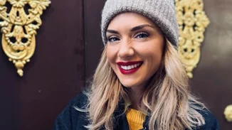 Ατύχημα για τη Βάσω Λασκαράκη | Οι φωτογραφίες με τις πατερίτσες και το δημόσιο μήνυμά της