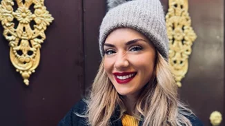 Το ασυναγώνιστο travel style της Βάσως Λασκαράκη | Τα looks που ξεχωρίσαμε από το ταξίδι στην Πορτογαλία