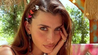 Ιωάννα Σαρρή | Πιο σέξι από ποτέ, στο μαγαζί που τραγουδά ο αγαπημένος της, Γιώργος Σαμπάνης