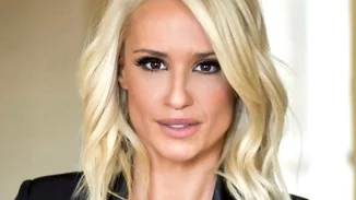 Η Κατερίνα Παναγοπούλου μόλις φόρεσε το πιο ιδιαίτερο crop top | Το outfit που επέλεξε για την παραλία