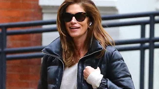 Cindy Crawford | To beauty look που την δείχνει 10 χρόνια νεότερη