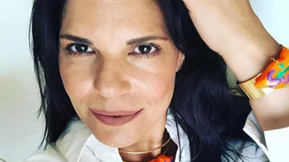 Μαρίνα Ασλάνογλου | Η στιγμή που ο σύζυγός της σώζει τα άλογά τους από τη φωτιά - "Πάει το κτήμα μας!"