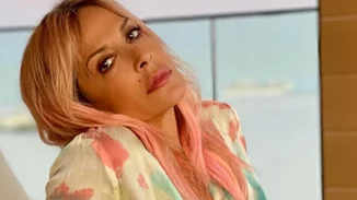 Σούπερ γιαγιά | Η Άννα Βίσση ποζάρει με τα εγγόνια της και "ρίχνει" το Instagram