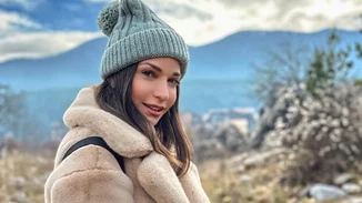 Κατερίνα Γερονικολού | Μας δείχνει την κούκλα αδερφή της και η μεταξύ τους ομοιότητα εντυπωσιάζει