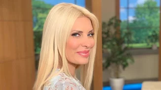 Η Ελένη Μενεγάκη συνεχίζει τις διακοπές της στο Ιόνιο - Η νέα εν πλω φωτογραφία