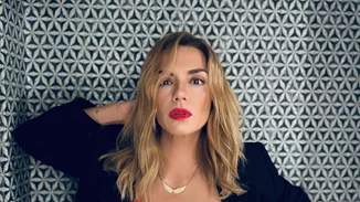 Η Βάσω Λασκαράκη είναι η πιο cool νονά | Δείτε τη να παίζει με τον βαφτιστήρι της, Μάξιμο Μιχόπουλο