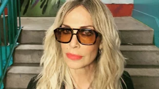 Άννα Βίσση | Ποζάρει με μαύρο μπικίνι και εντυπωσιάζει με τις αναλογίες της