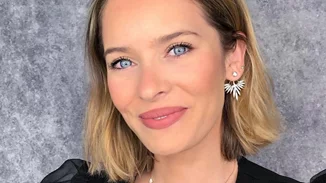 Η Anita Brand ήταν η πιο λαμπερή, όμορφη και νεραϊδένια νύφη | Οι ρομαντικές φωτογραφίες από την τελετή του γάμου της με τον Χάρη Χριστόπουλο