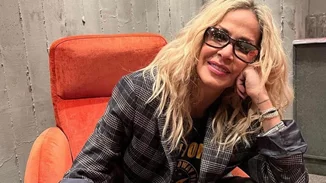 Η πιο stylish γιαγιά της Ελλάδας | Η Άννα Βίσση στο κέντρο της Αθήνας με τη Σοφία και τα δύο της εγγόνια