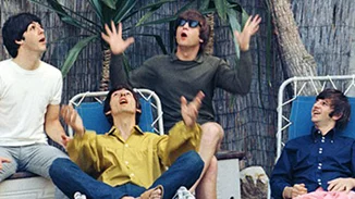 Beatles | Στην κορυφή των τσαρτ, για πρώτη φορά έπειτα από 54 χρόνια