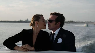 "Εγώ κι εσύ, μόνοι στη γη" | Η Βίκυ Καγιά και ο Ηλίας Κρασσάς είναι ερωτευμένοι και δεν το κρύβουν ούτε στις οικογενειακές διακοπές