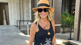 Άννα Βίσση | Στο κέντρο της Αθήνας με τη μονάκριβη κόρη της και τα cool εγγόνια της, Νικόλα και Νέστορα