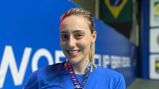 Άννα Κορακάκη | Ποζάρει με μαγιό και μας δείχνει τις άψογες αναλογίες της