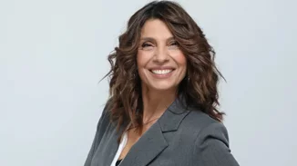 Ευτυχισμένη μαμά η Πόπη Τσαπανίδου | Η κόρη της, Μαρίνα, παντρεύτηκε στην Τήνο (pics)