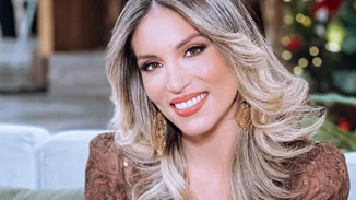 Αθηνά Οικονομάκου | Ποζάρει με τον αδερφό της, Νικήτα Οικονομάκο, και τη σύζυγό του σε ένα σπάνιο στιγμιότυπο