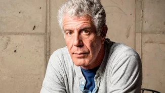 Anthony Bourdain | Ο εθισμός στα ναρκωτικά, το υπερβολικό μαύρισμα και η γυναίκα που τον κατέστρεψε