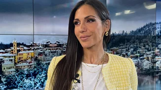 Η Ανθή Βούλγαρη με το χρώμα στο μακιγιάζ που κολακεύει άψογα τα καστανά μάτια