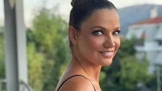 Άβαφη και ευτυχισμένη | Η Παναγιώτα Βλαντή φόρεσε το ολόσωμο μαγιό της και κολύμπησε στα πιο μαγευτικά, τιρκουάζ νερά