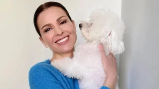 Τζίνα Αλιμόνου | Το μίνιμαλ καθιστικό της και η ηρεμία που αποπνέουν οι χρωματικοί συνδυασμοί που έχει επιλέξει