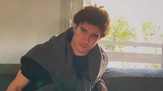 Άρης Αργυρόπουλος | "Μικρός δεν καταλάβαινα ότι οι γονείς μου ήταν διάσημοι" - Τα πρώτα επαγγελματικά βήματα στη μόδα και η διασημότητα από μικρή ηλικία