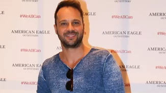 "Όλα γίνονται πρώτα στις άλλες χώρες της γης και τελευταία είναι η Ελλαδίτσα" - Ο Μέμος Μπεγνής μίλησε για το γκέι τηλεοπτικό φιλί