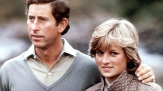 Κάρολος-Diana | "Γιατί δεν θα κοιμηθείς μαζί μου;" "Δεν ξέρω, αγαπητή μου. Νομίζω ότι μπορεί να είμαι γκέι".