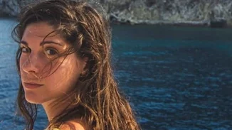 Η Ηρώ Μπέζου έφερε ξανά το καλοκαίρι με τη στιλιστική της επιλογή