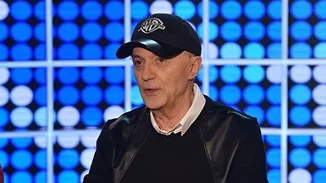 Daphne Avalon | Όταν η κούκλα εγγονή του Νίκου Μαστοράκη συνεργάστηκε με τον Jimmy Kimmel