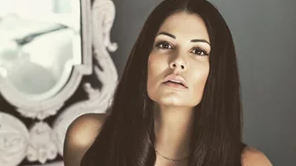 Μία καλλονή | Η Μαρία Κορινθίου με λεοπάρ φόρεμα το 2007