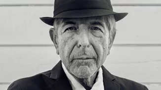 Leonard Cohen | Τα τραγούδια, η ζωή του και η Ύδρα που λάτρεψε