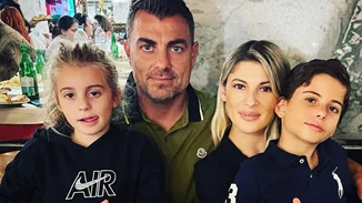 Όλγα Πηλιάκη-Στέλιος Χανταμπάκης | Οι φωτογραφίες από την εντυπωσιακή πισίνα και το γήπεδο στην αυλή του σπιτιού τους