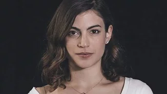 Μάρθα Λαμπίρη – Φεντόρουφ | "Κοριτσάκι με είδε στο Ιράν χωρίς το μαντήλι και έπαθε σοκ"