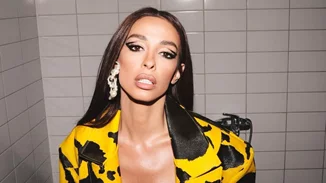 Πιο καλλίγραμμη και σέξι από ποτέ | Η Ελένη Φουρέιρα ποζάρει topless και βάζει "φωτιά" στο Instagram