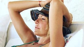 Τζένη Μπαλατσινού | Φτιάχνει τα παλιά έπιπλα της γιαγιάς της και δίνει τα καλύτερα tips