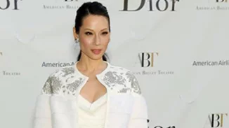 Lucy Liu | Η απόφασή της να γίνει μητέρα στα 47