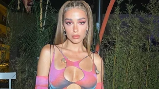 Ελένη Φουρέιρα | Ποζάρει με ελαφρώς φουσκωμένη κοιλίτσα και βάζει "φωτιά" στις φήμες περί εγκυμοσύνης