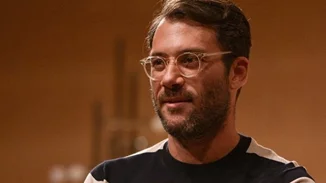 Ο Αντίνοος Αλμπάνης για τη σειρά "Maestro" | "Η περίοδος των γυρισμάτων ήταν τόσο ωραία που σε πιάνει θλίψη για το μετά"