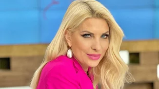 Ελένη Μενεγάκη | Ο έξυπνος τρόπος με τον οποίο ανέδειξε το ολόλευκο outfit της