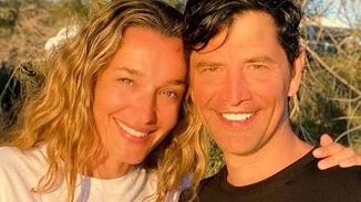 Κάτια Ζυγούλη | Η σέξι εμφάνισή της στα γενέθλια του Σάκη Ρουβά, με over-the-knee μπότες