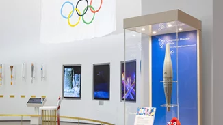 Η Δάδα των Ολυμπιακών Αγώνων ΠΑΡΙΣΙ 2024  στο Ολυμπιακό Μουσείο Αθήνας
