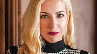 Μαρία Αναστασοπούλου | Η νεραϊδένια εμφάνιση στην εκπομπή του Γρηγόρη Αρναούτογλου