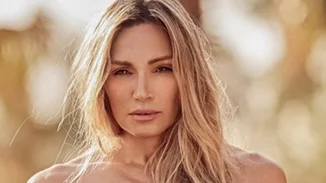 Ελένη Πετρουλάκη | Δείτε φωτογραφίες από το πολυτελές της σπίτι και την τεράστια πισίνα της