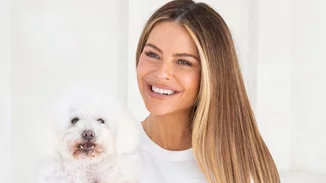 Η Μαρία Μενούνος απαθανατίζει τον σύζυγό της να κρατά στην αγκαλιά του τη νεογέννητη κόρη τους και το Instagram "λιώνει"